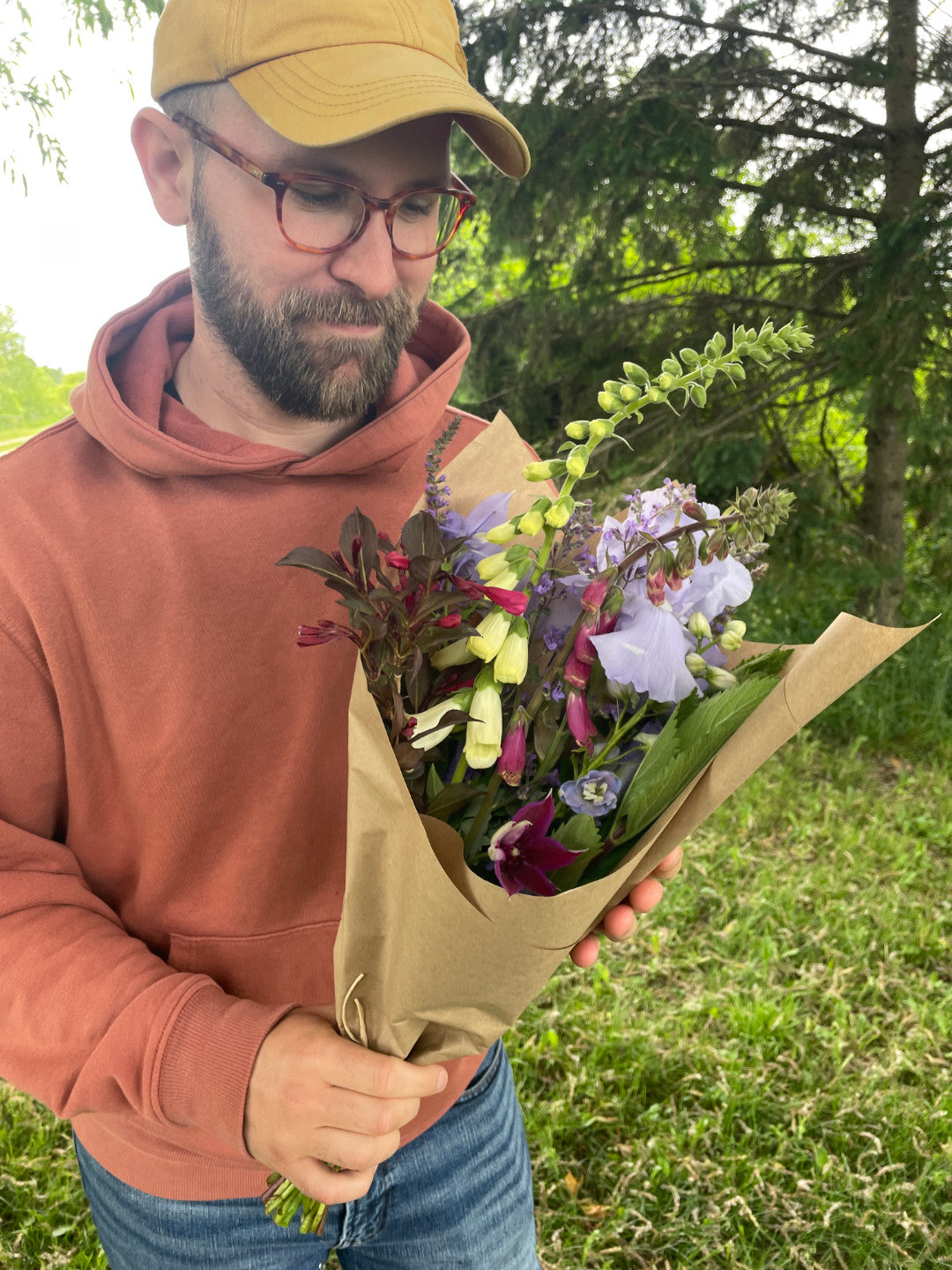 Medium Hand-Tied Bouquet